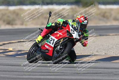 media/Oct-13-2025-Moto Forza (Mon) [[a66d839500]]/3-B Group/Session 3 (Turn 16)/